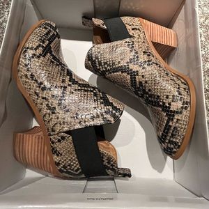 DV by Dolce Vita Ankle Boot- Fig Natural Multi